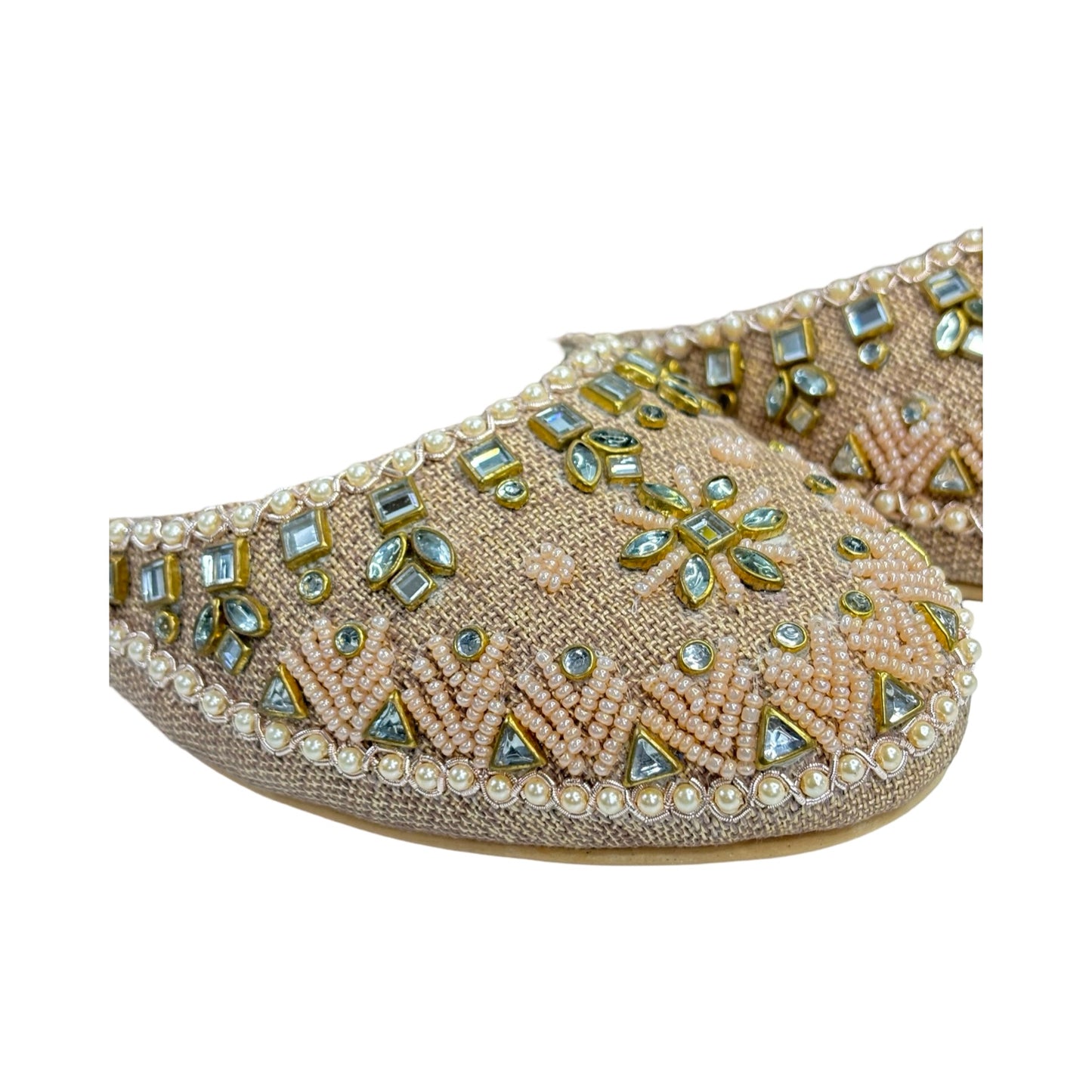 Aaina Slip-On Juttis